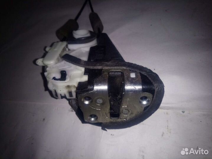 Замок правой двери Honda CR-V