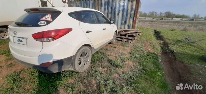 Hyundai ix35 2.0 МТ, 2014, битый, 290 000 км