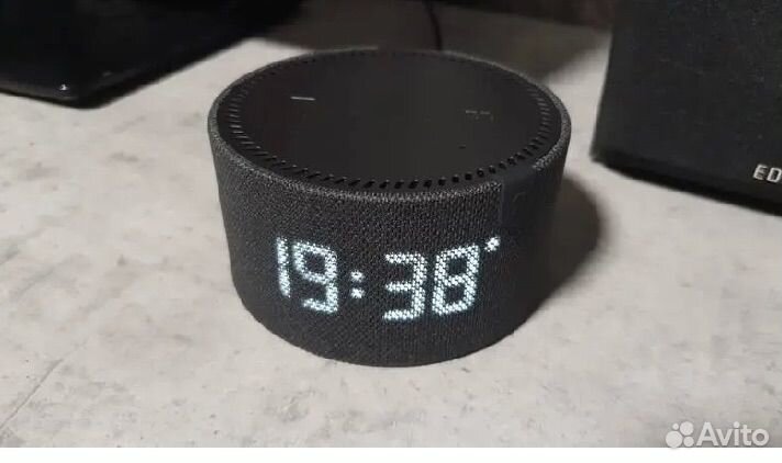 Колонка алиса с часами