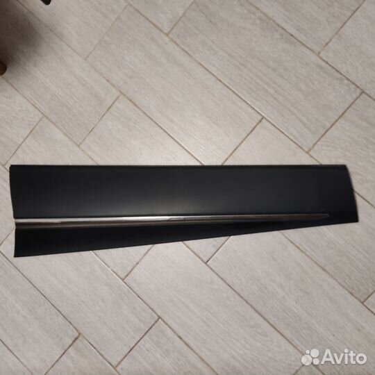 Молдинг передней левой двери Renault Kaptur