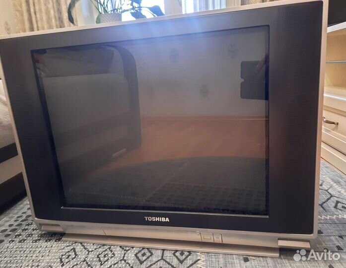 Телевизор Toshiba 72 диагональ