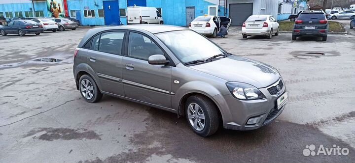 Kia Rio 1.4 AT, 2011, 122 000 км