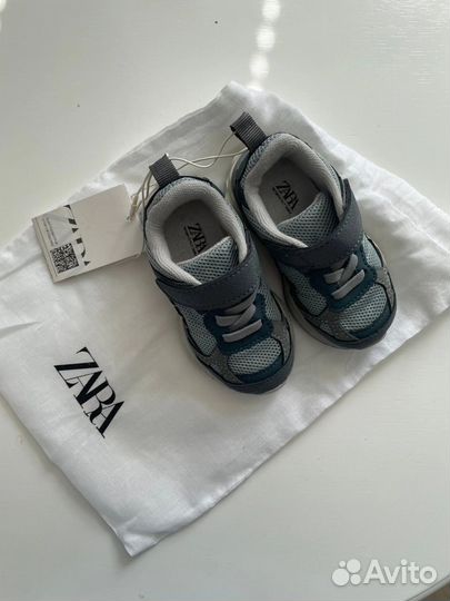 Кроссовки zara