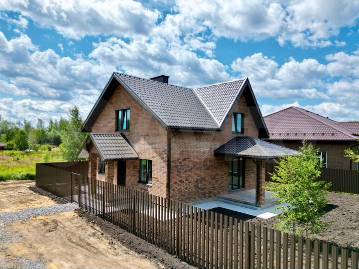 Дом 141,4 м² на участке 6,1 сот.