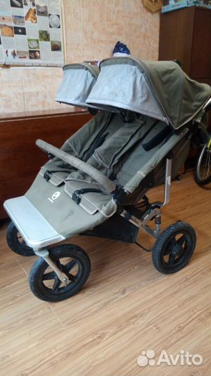 Коляска 2 в 1 дпя двойни или погодок easywalker