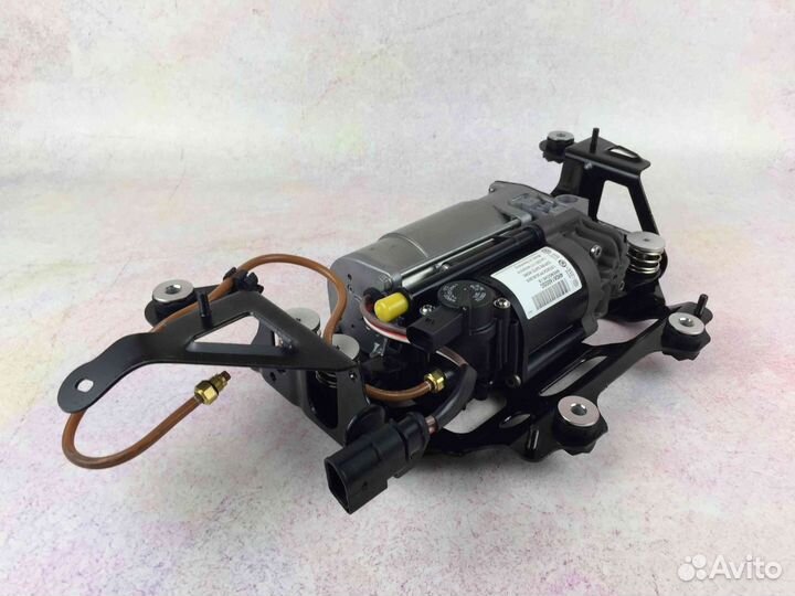 Компрессор пневмоподвески Audi A8 D4