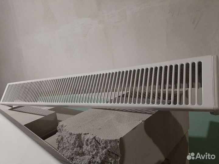 Конвектор настенный для водяного отоплепия