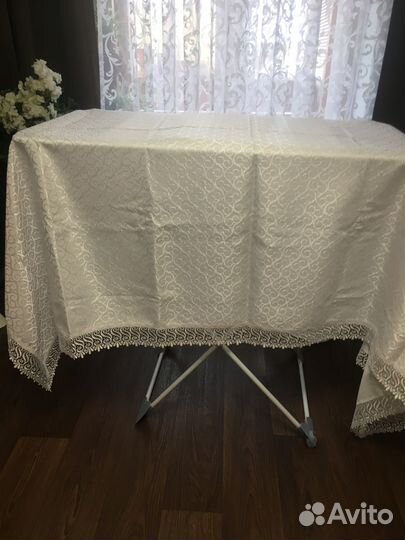 Скатерть жаккард с кружевом 150х220