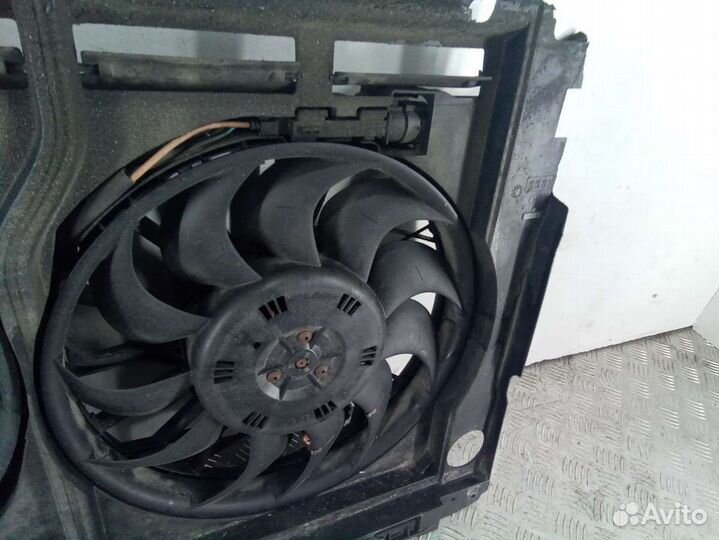 Диффузор (кожух) вентилятора 4E0121205B Audi A8 D3