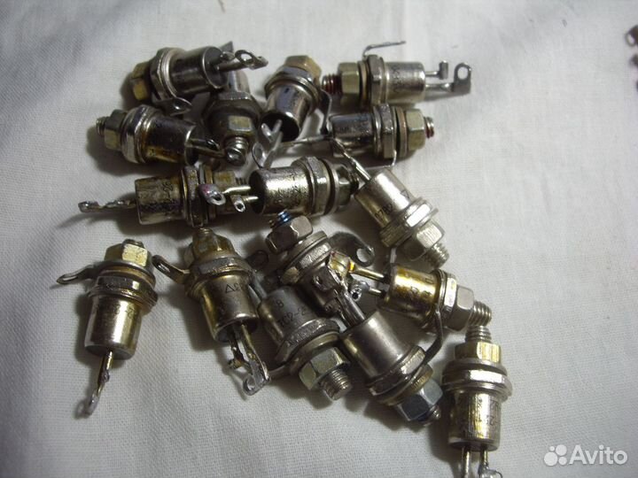 Тиристор симметричный тс для радиолюбителя