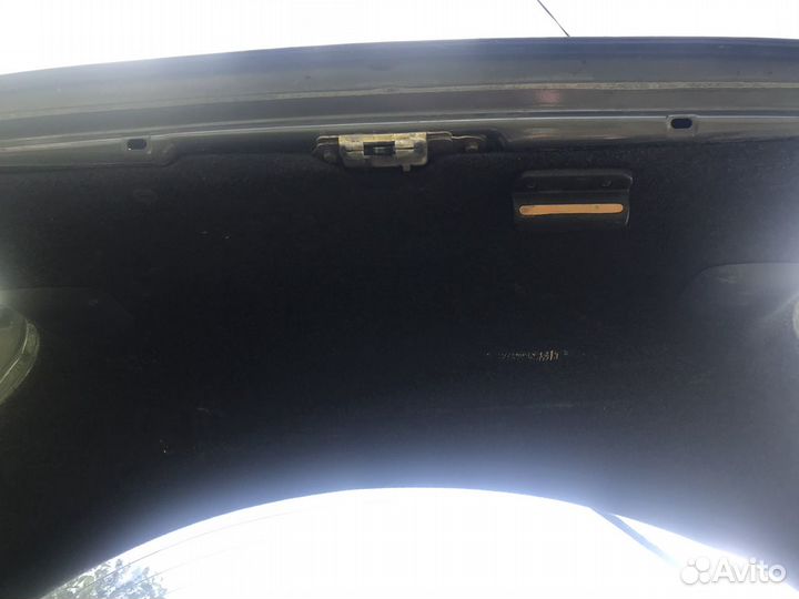 Крышка багажника в сборе