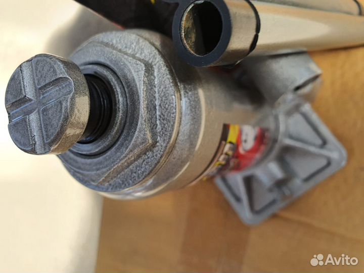 Домкрат 4 тоны Экипировка