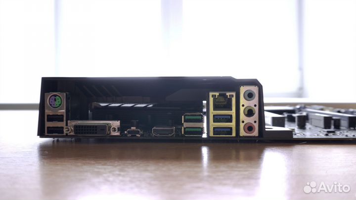 Продам мать: Asus TUF B450-Pro Gaming