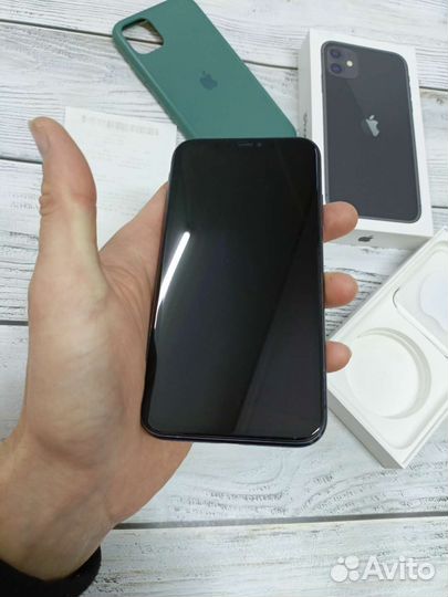 Телефон iPhone 11