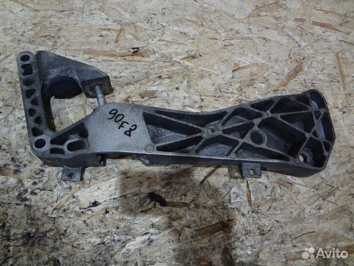 Опора кпп BMW E60 бмв 5 серии Е60