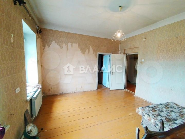 Комната 30 м² в 3-к., 2/2 эт.