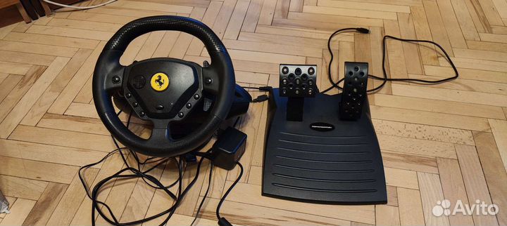 Игровой руль с педалями