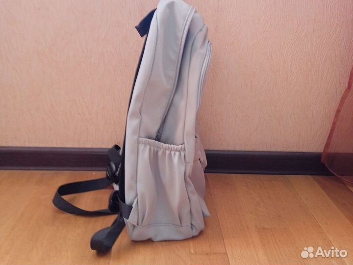 Рюкзак ментолового цвета с брелком медведя