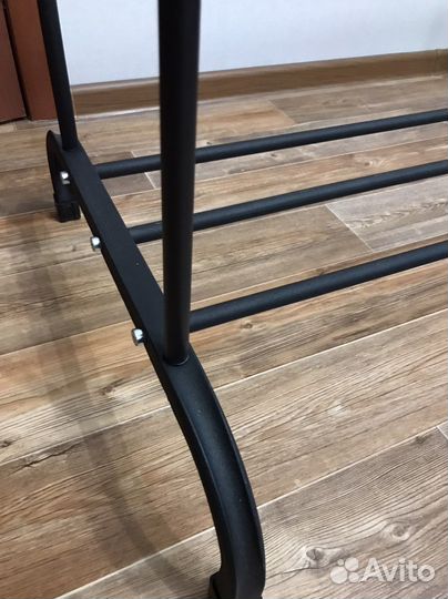 Вешалка напольная черная