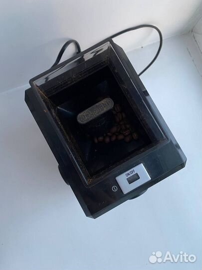 Продам кофемолку DeLonghi