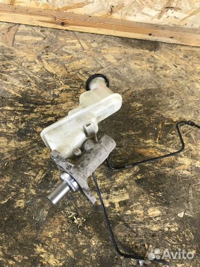 Главный тормозной цилиндр Hyundai Solaris седан