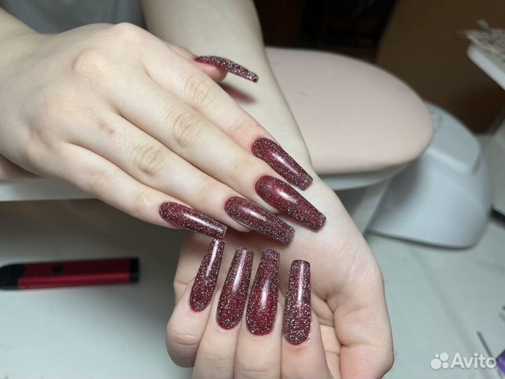 Модель на наращивание ногтей