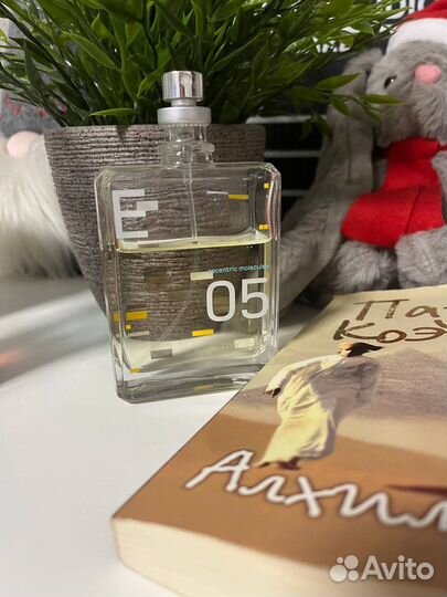 Escentric molecules 05