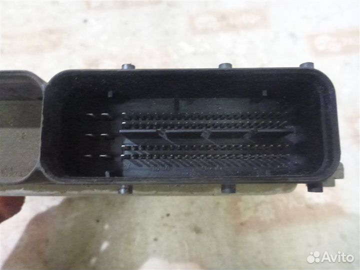 Блок управления двс Kia Rio JB G4EE 2010