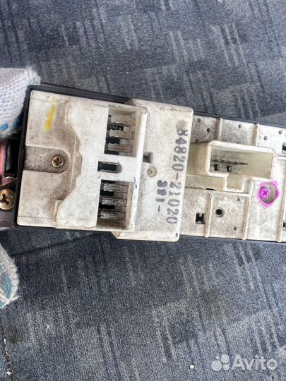 Блок управления стеклоподъемниками Toyota Carina