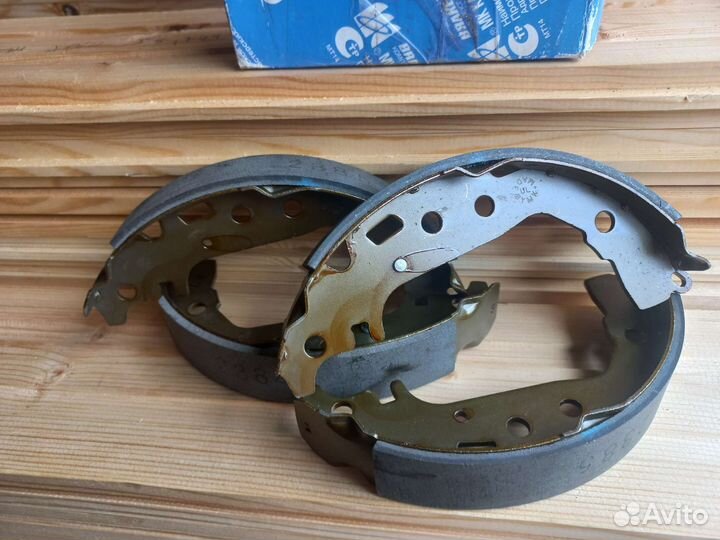 Тормозные колодки toyota