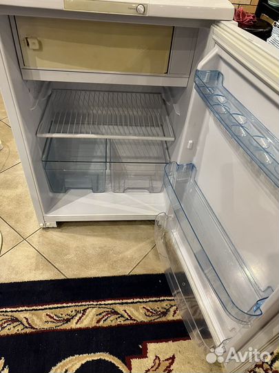 Холодильник маленький Бирюса-8