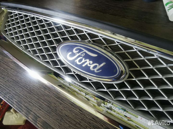 Решетка радиатора Ford Focus 2