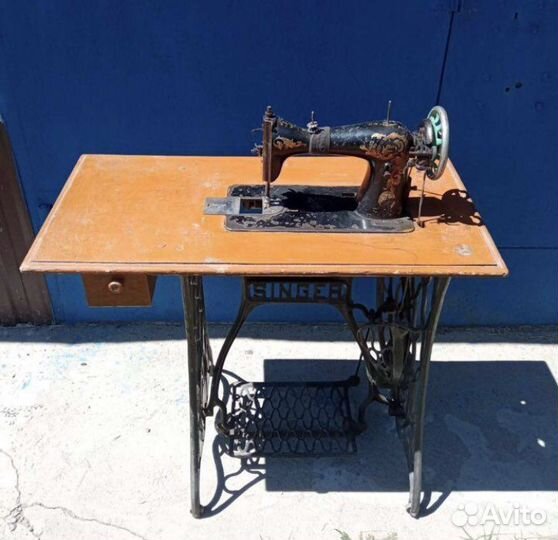 Швейная машина Singer
