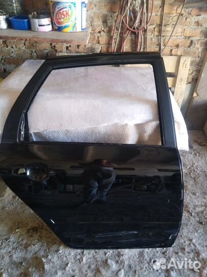 Дверь задняя правая на гранту