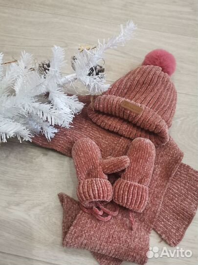 Комплект шапка шарф и варежки