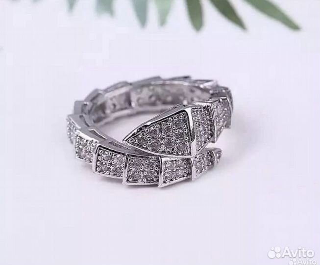 Bvlgari кольцо