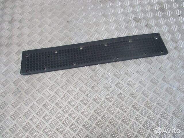 Накладка бампера Iveco 504194669