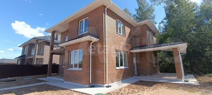 Коттедж 235 м² на участке 8 сот.