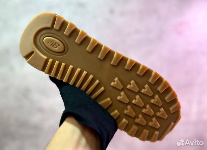 Кроссовки New Balance стильные