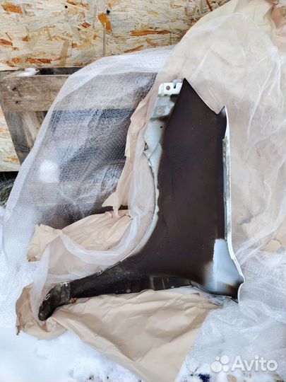 Крыло переднее правое LADA granta белое