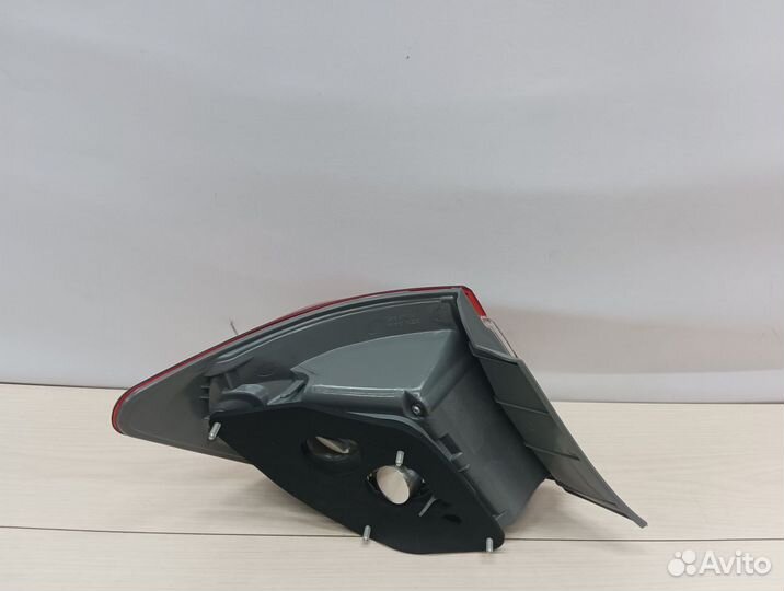 Фонарь правый внешний Toyota Camry 7 хв50 11-17