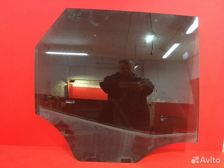 Стекло двери заднее правое Opel Meriva B A14XER