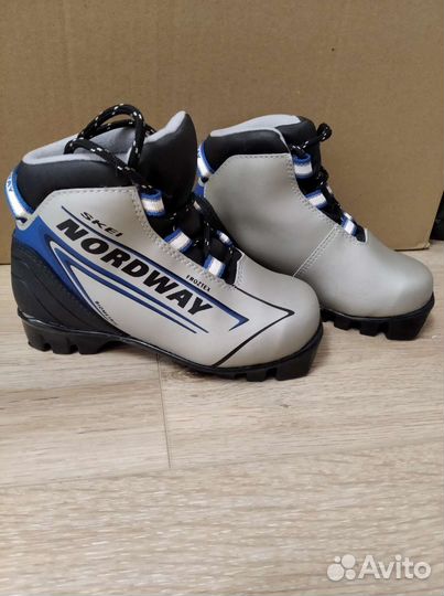 Лыжные ботинки 29р