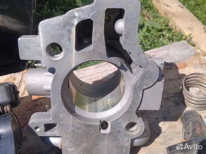 Дроссельная заслонка