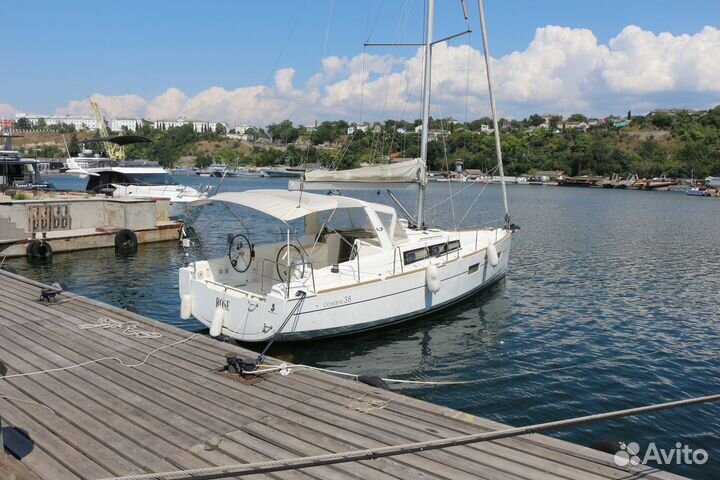 Парусная яхта Beneteau Oceanis 38