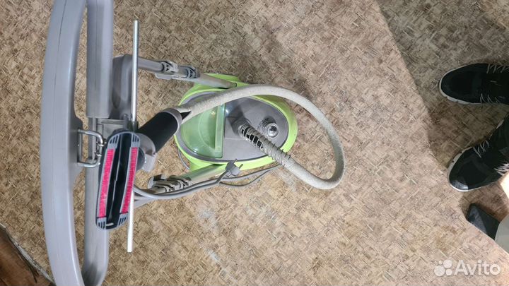 Отпариватель с плечиками на телескопе