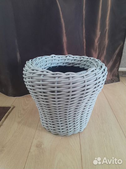 Корзина плетеная из ротанга