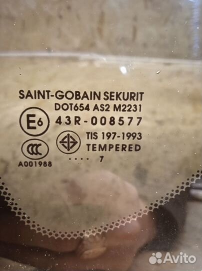 Стекло кузовное глухое левое Mazda 3