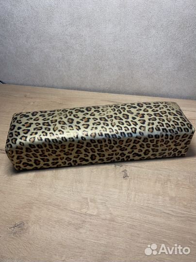 Подставка для рук маникюрная бу