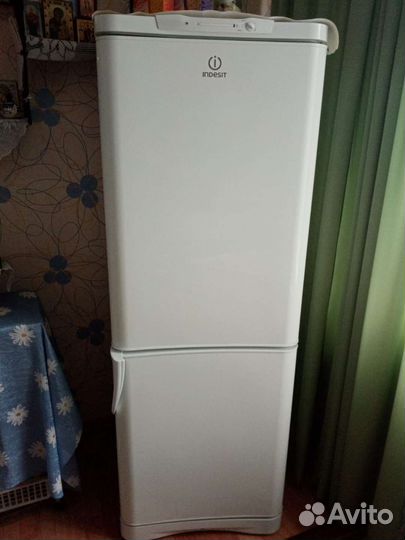 Холодильник indesit